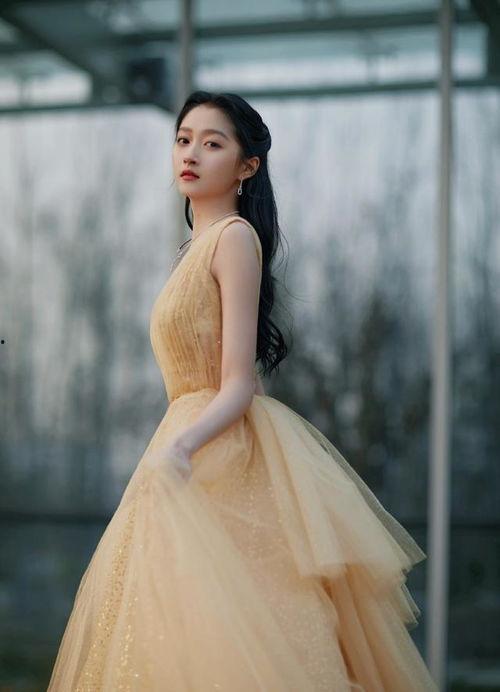 娱乐圈爆料吃瓜关晓彤,揭秘明星背后的真实生活  第1张